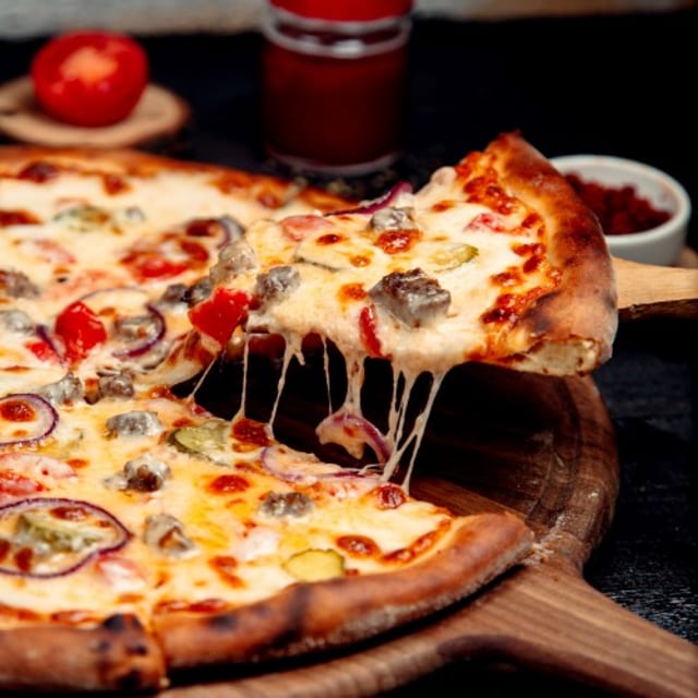 Chilli Paneer Pizza.